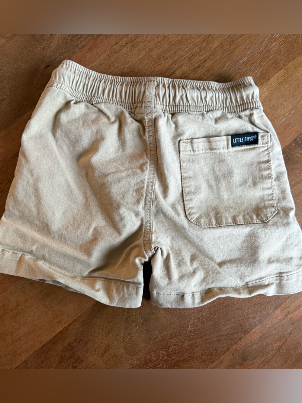 Little Bipsy khaki shorts 4-5T - Picture 2 of 3